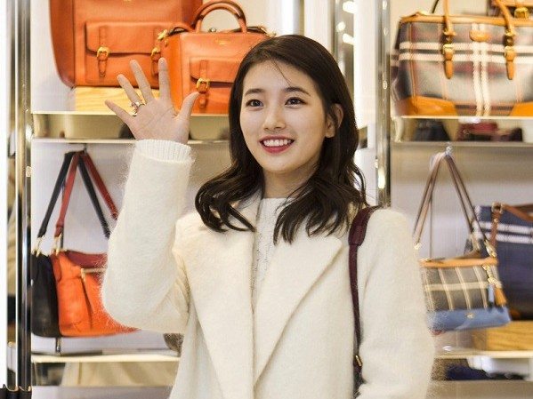 수지, 늘씬한 각선미 뽐낸 ‘페미닌 윈터룩’ 6 20141208 beanpoleacc SuZy 1 e1418016196554 4