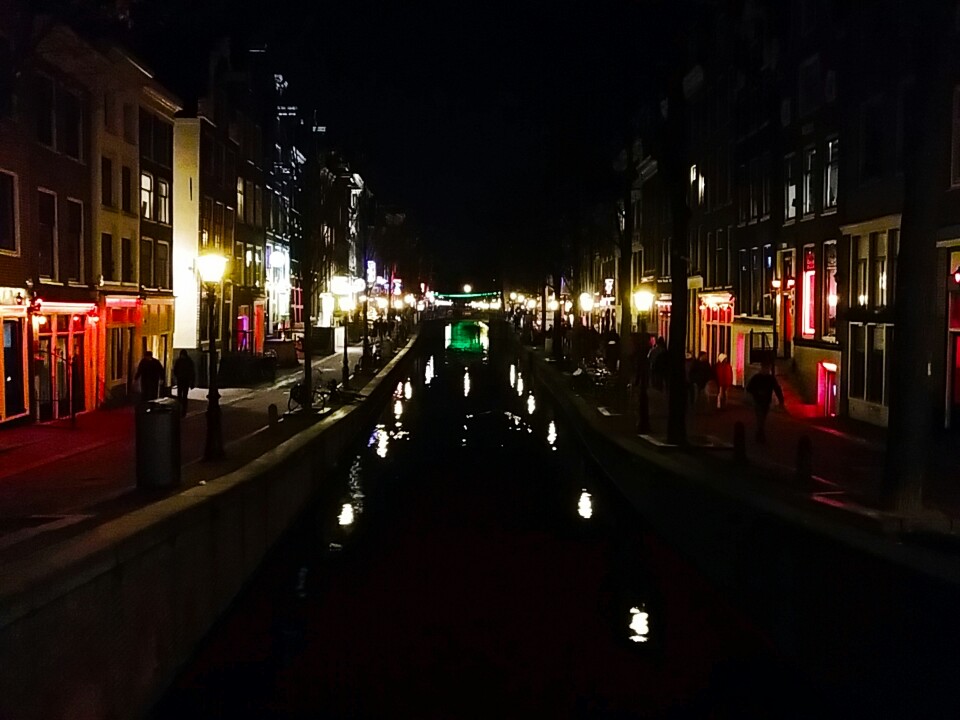 매춘과 마약이 합법적으로 허용되는 암스테르담의 홍등가는 네델란드의 자유와 개방성을 상징하는 랜드마크가 되어있다. Ⓒ EuroKor