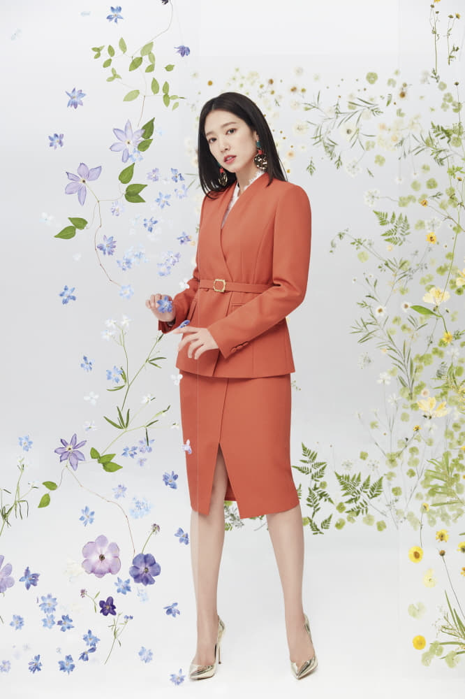 모조에스핀, 뮤즈 박신혜와 함께한 2021 스프링 컬렉션 | 2