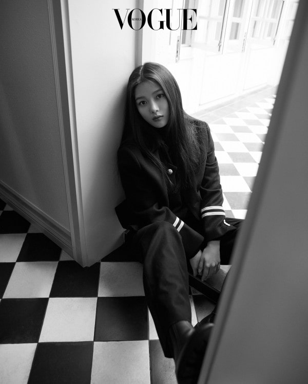 김유정, 셀린느 화보 속 겨울 룩의 정석 | 7
