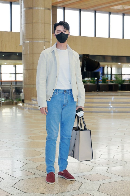 현빈, 군더더기 없이 댄디한 공항 패션 | 6