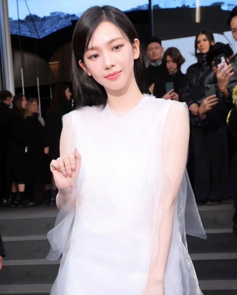 이재욱 X 카리나, 프라다 패션쇼에 '눈부신 존재감' | 34