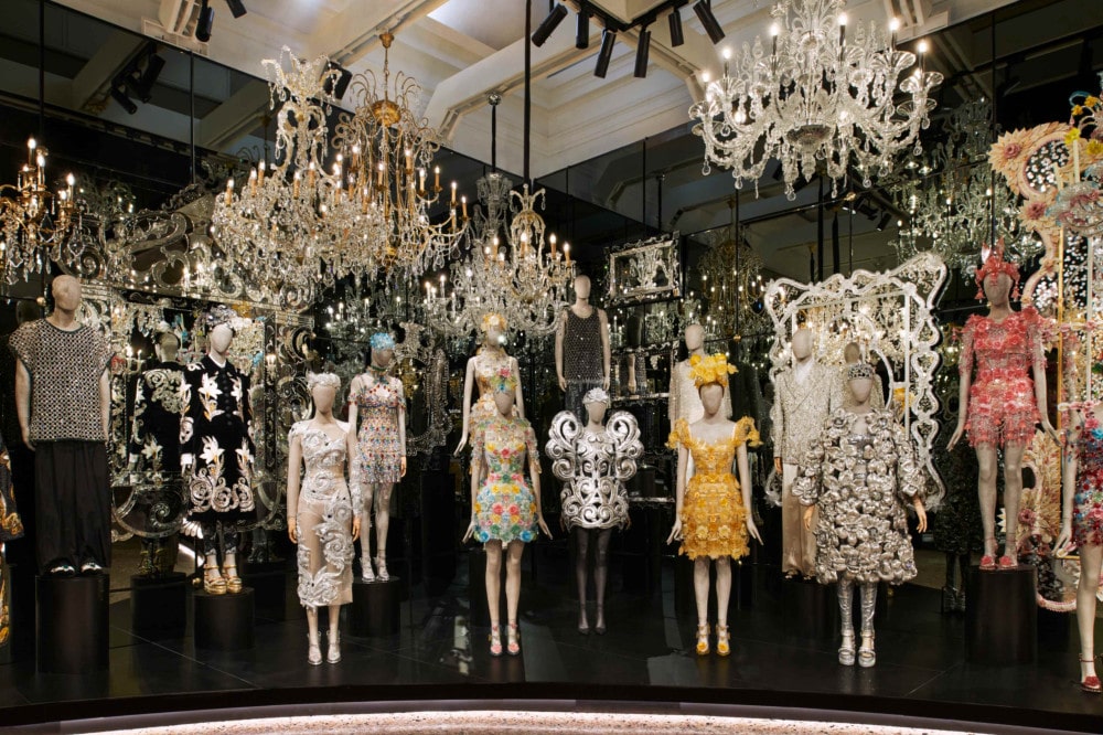 돌체앤가바나, 브랜드 최초의 전시 ‘From the Heart to the Hands: Dolce&Gabbana’ 공개 | 15