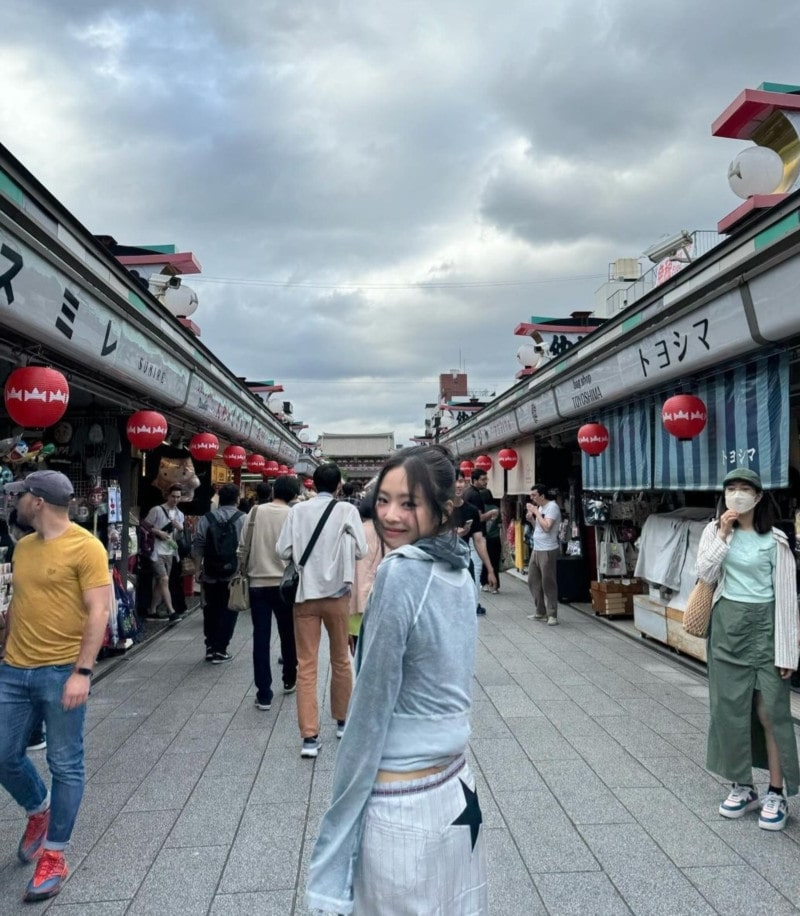 제니, 스타일리시한 일본 여행룩 | 1
