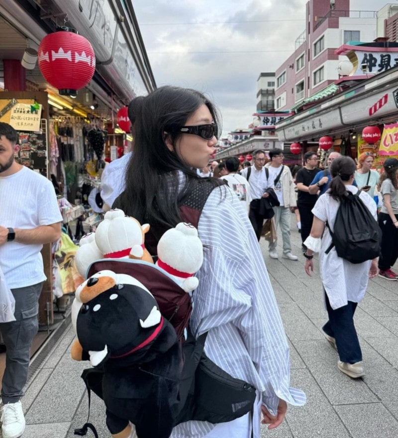 제니, 스타일리시한 일본 여행룩 | 12