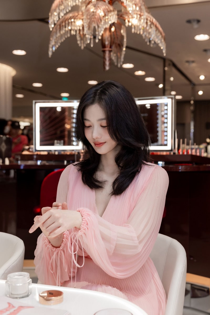 김유정, 눈부신 핑크빛 여신 | 5