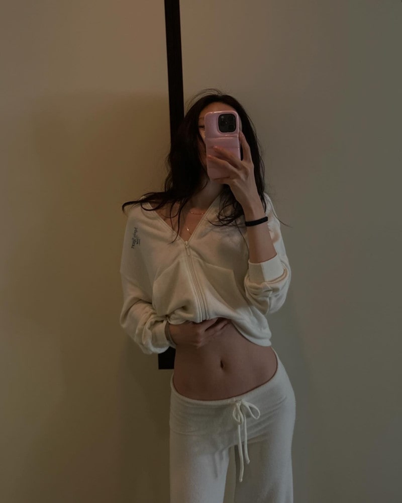 수정됨 출처 손나은IG @marcellasne min 1