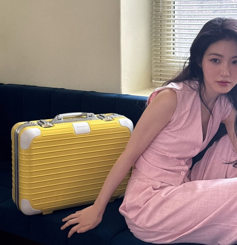 리모와, 강렬한 새 컬렉션 ‘홀리데이 케이스’ 공개 | 2