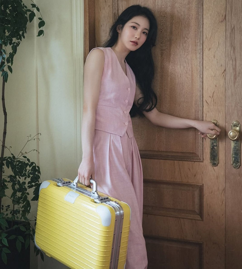 리모와, 강렬한 새 컬렉션 ‘홀리데이 케이스’ 공개 | 4