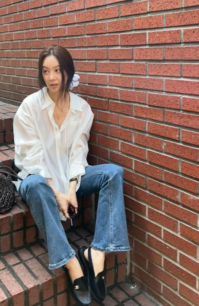 정려원, 화이트 셔츠 하나면 충분해 | 2