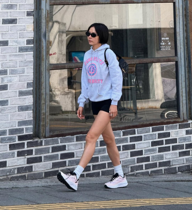 전종서 & 김나영, 후디로 완성한 봄 스타일 | 4