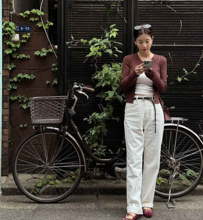 기은세, 화이트 팬츠로 풀어낸 봄 데일리 룩 | 6