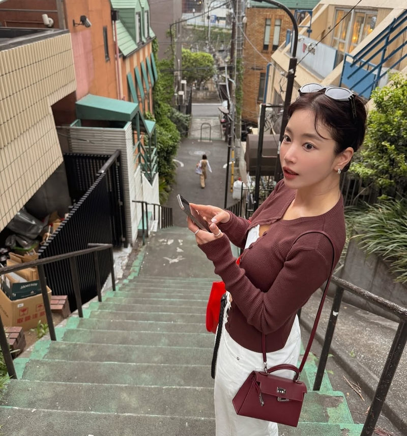 기은세, 화이트 팬츠로 풀어낸 봄 데일리 룩 | 8