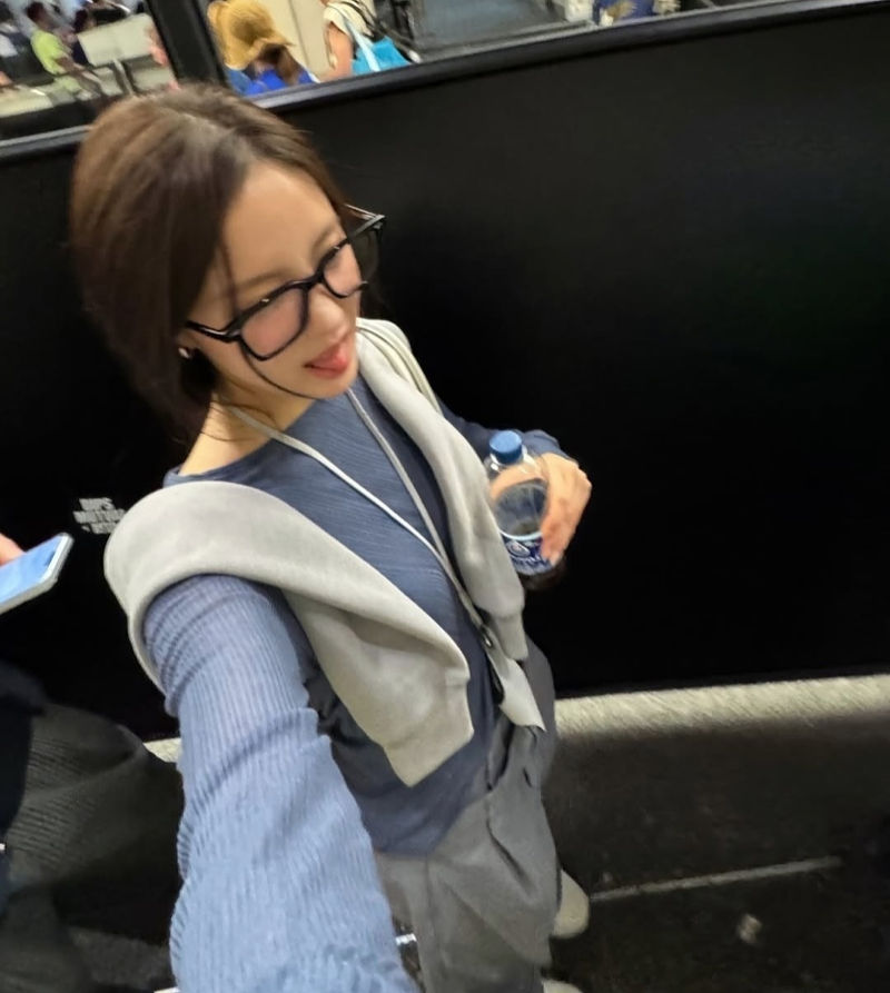 효민, 편안함과 스타일 모두 담은 와이드 팬츠 룩 | 4