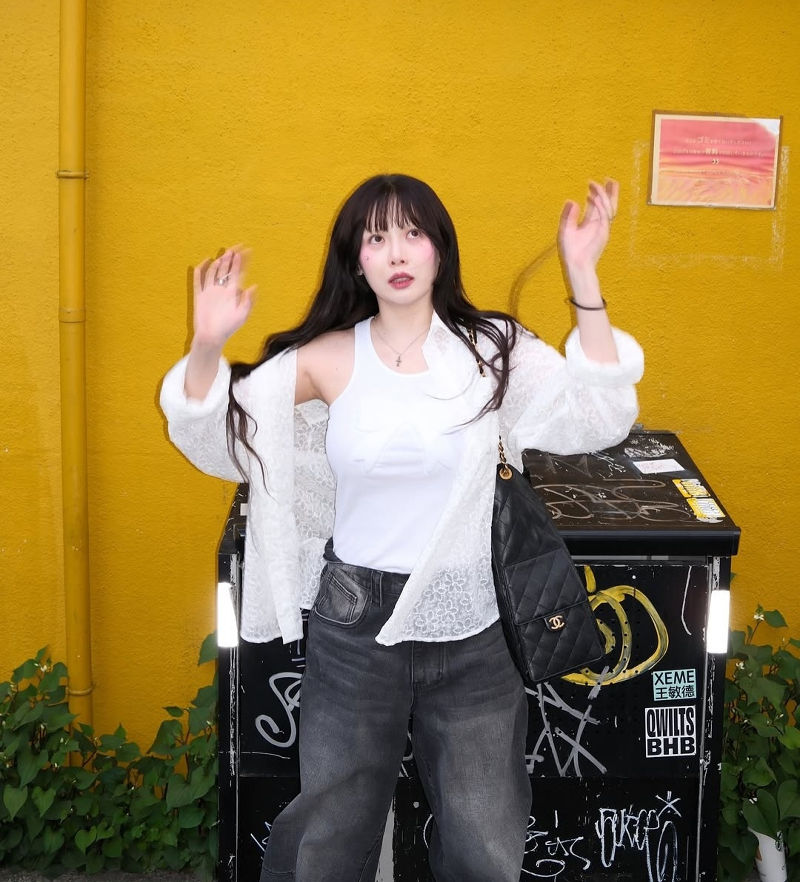 현아의 요즘 패션, 파격에서 편안함으로의 진화 | 6