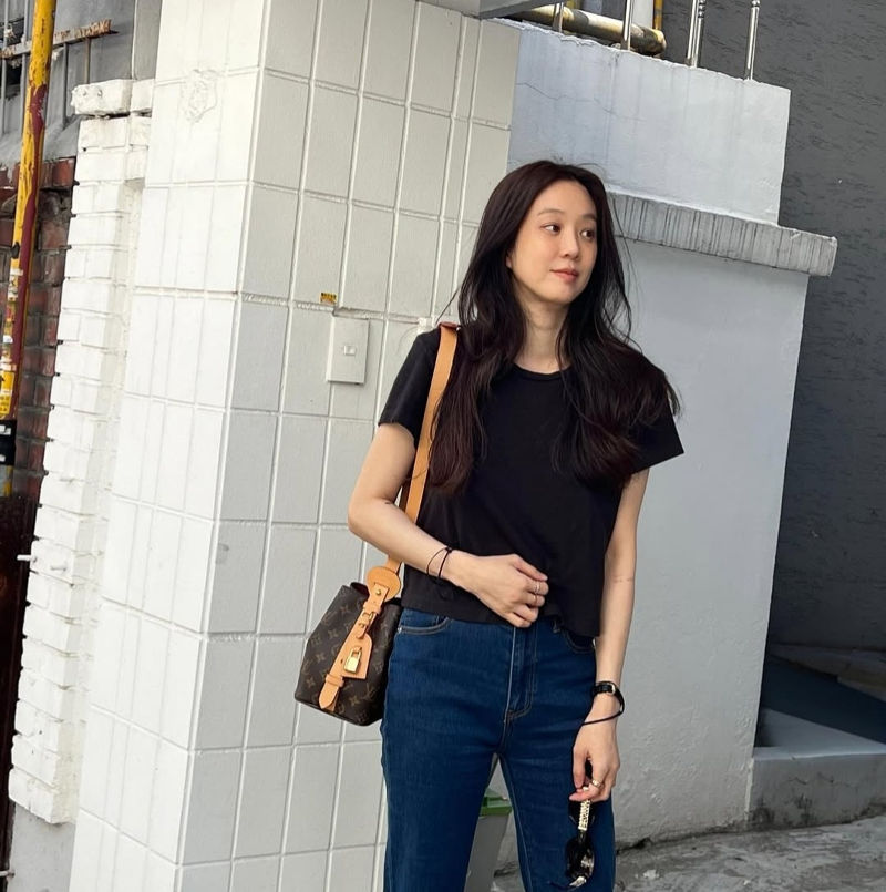 정려원의 초여름 스타일, 클래식과 미니멀 사이 | 8
