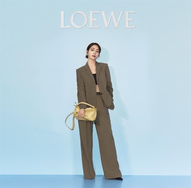 로에베,「퍼즐: 10년의 아이콘」전시 참석한 셀럽들 | 6