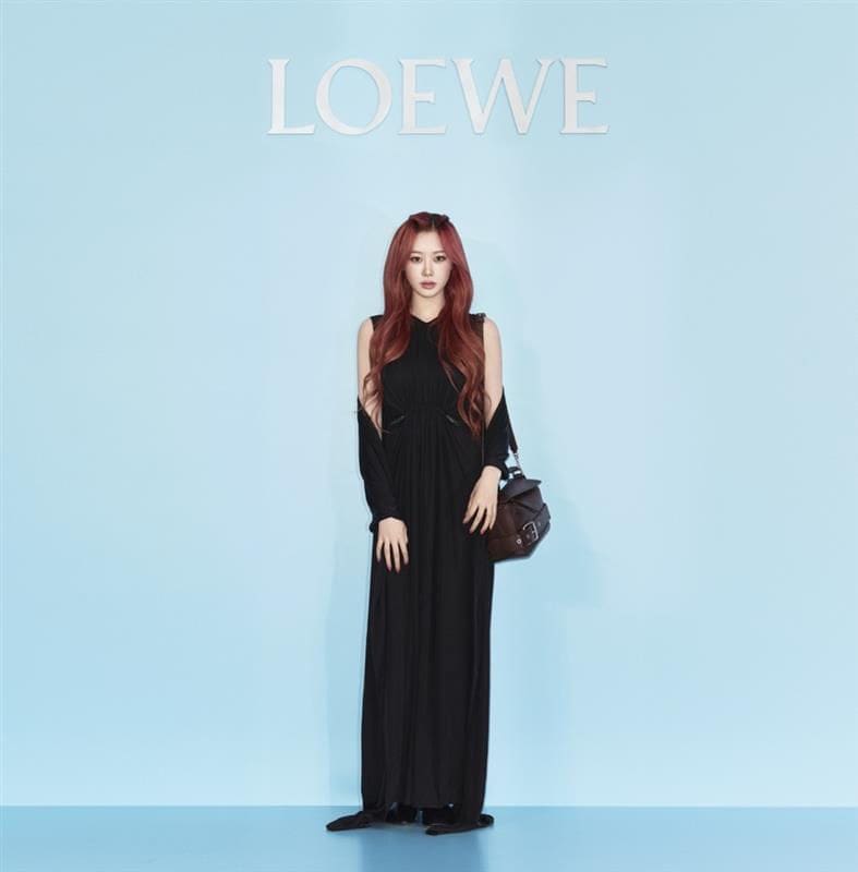 로에베,「퍼즐: 10년의 아이콘」전시 참석한 셀럽들 | 1