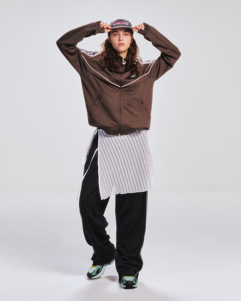 올 가을, 믹스매치 패션의 핵심은 ‘바람막이’ 6 20250822 reebok 2 6