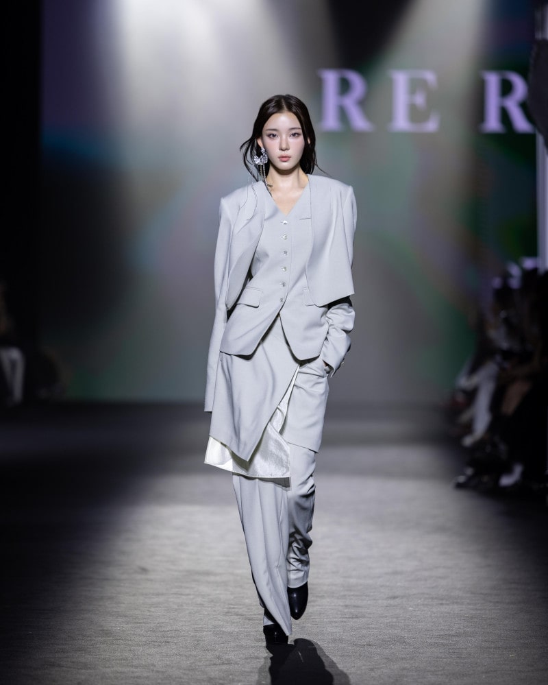 실용 속에 깃든 시적 감성, 리이 2026 S/S 서울패션위크 컬렉션 4 20250908 RE RHEE 2 4