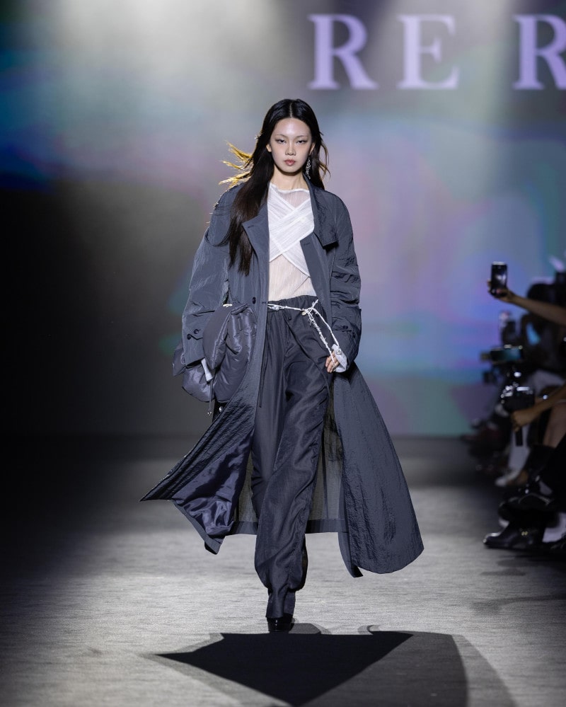 실용 속에 깃든 시적 감성, 리이 2026 S/S 서울패션위크 컬렉션 6 20250908 RE RHEE 9 6