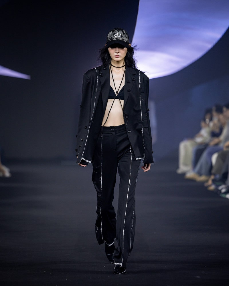 야노시호와 함께한 ‘두칸’, 서울패션위크 ‘루시드 블룸’ 으로 빛내다 6 20250908 doucan 6 6