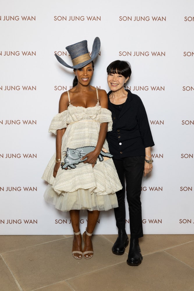 디자이너 손정완, 뉴욕 무대 빛낸 2026 S/S 컬렉션 1 20250917 SON 4 1