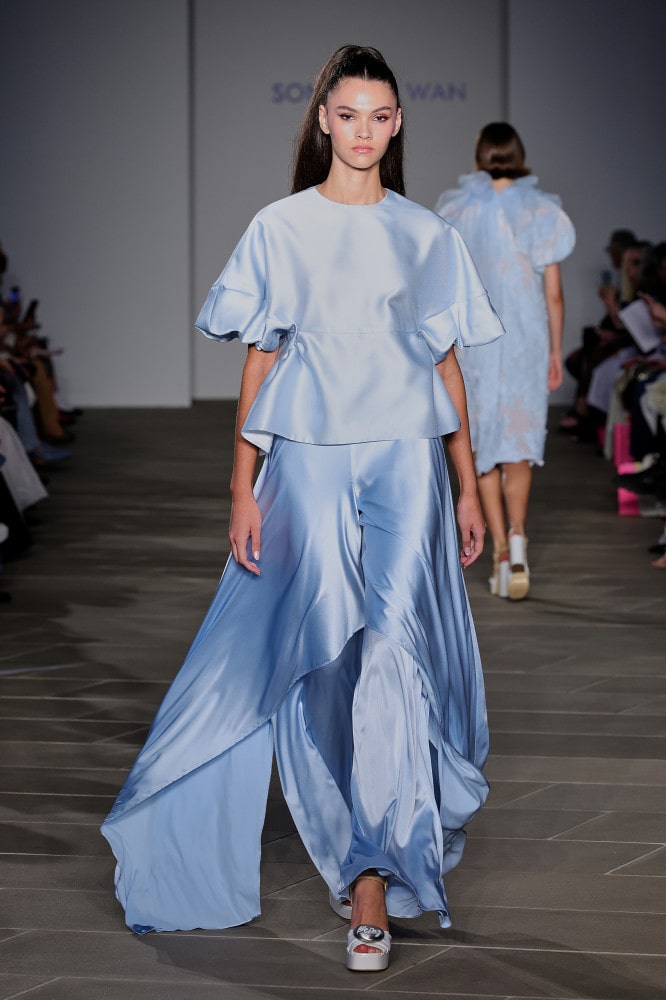 디자이너 손정완, 뉴욕 무대 빛낸 2026 S/S 컬렉션 7 20250917 SON 6 1 7