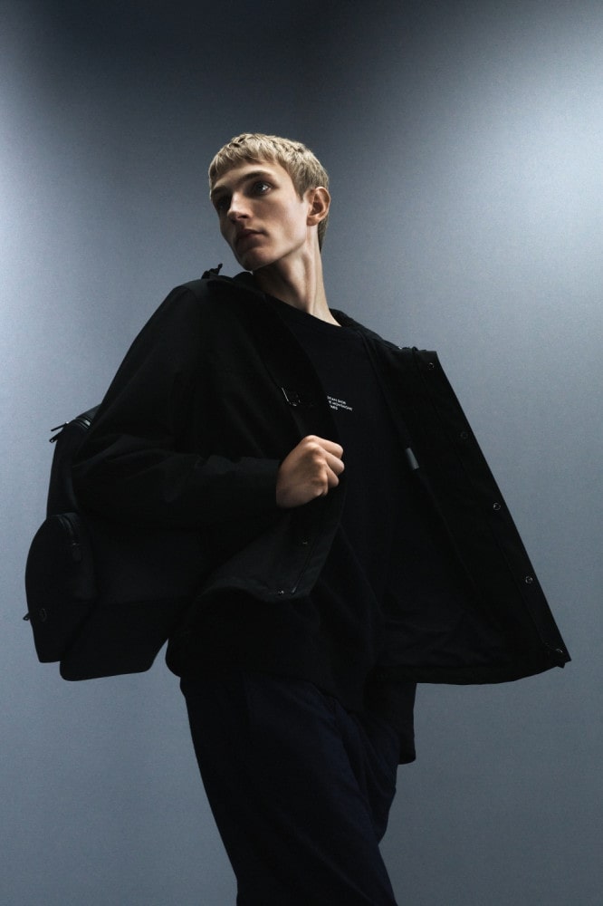 디올 ‘BACK IN TOWN’ 캡슐 컬렉션, 우아함과 실용성의 균형 2 20250919 dior 4 2