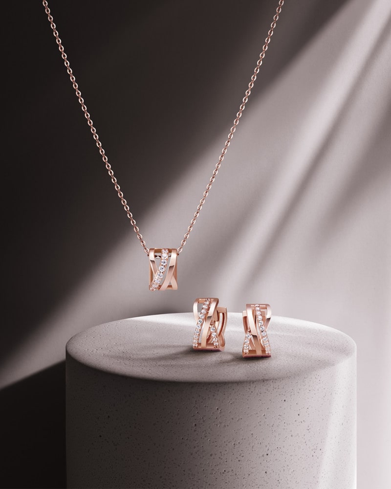 셔츠부터 수트까지, 아이유의 감각적인 주얼리 레이어링 3 20250925 jestina 4 3