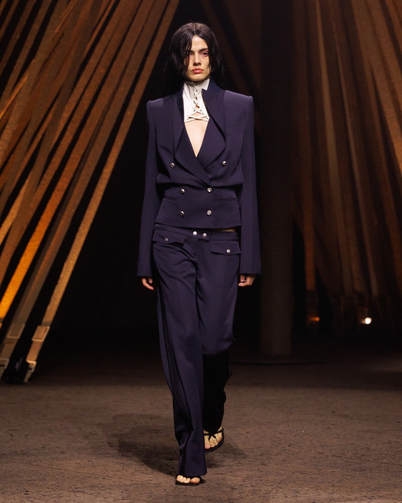 맥퀸, 션 맥기르의 2026 S/S 컬렉션 하이라이트 10 20251013 McQueen 15 10