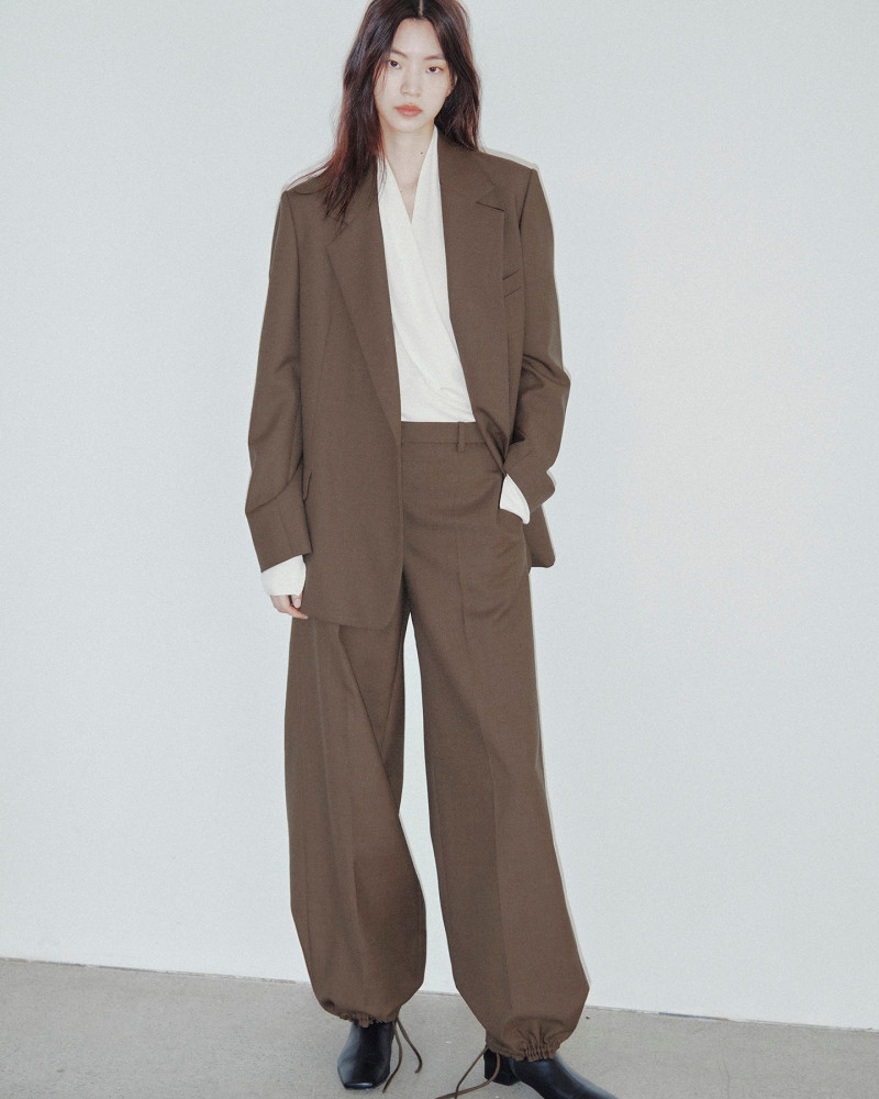 2025FW ‘브라운’ 컬러 스타일링 제안 2 20251016 kuho 4 2