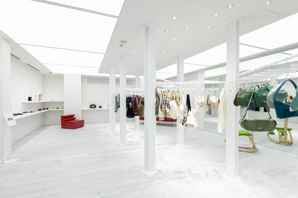 이미스(EMIS)의 감성이 시부야에 스며들다 2 20251023 EMIS 1 2