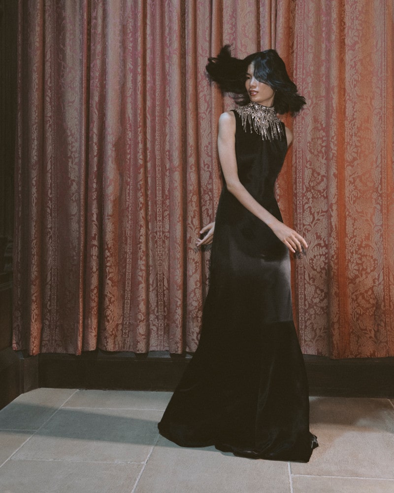 맥퀸, 포멀함과 화려함 담아낸 2025 홀리데이 에디트 4 20251023 McQUEEN 12 4