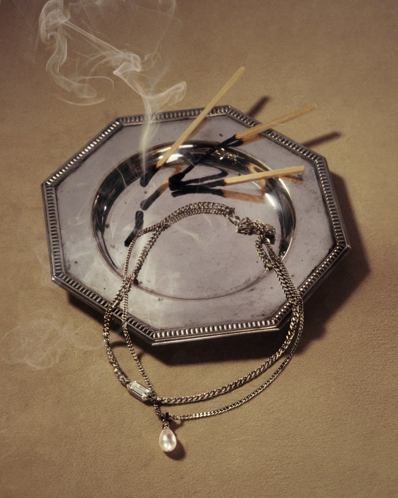 맥퀸, 포멀함과 화려함 담아낸 2025 홀리데이 에디트 9 20251023 McQUEEN 4 9