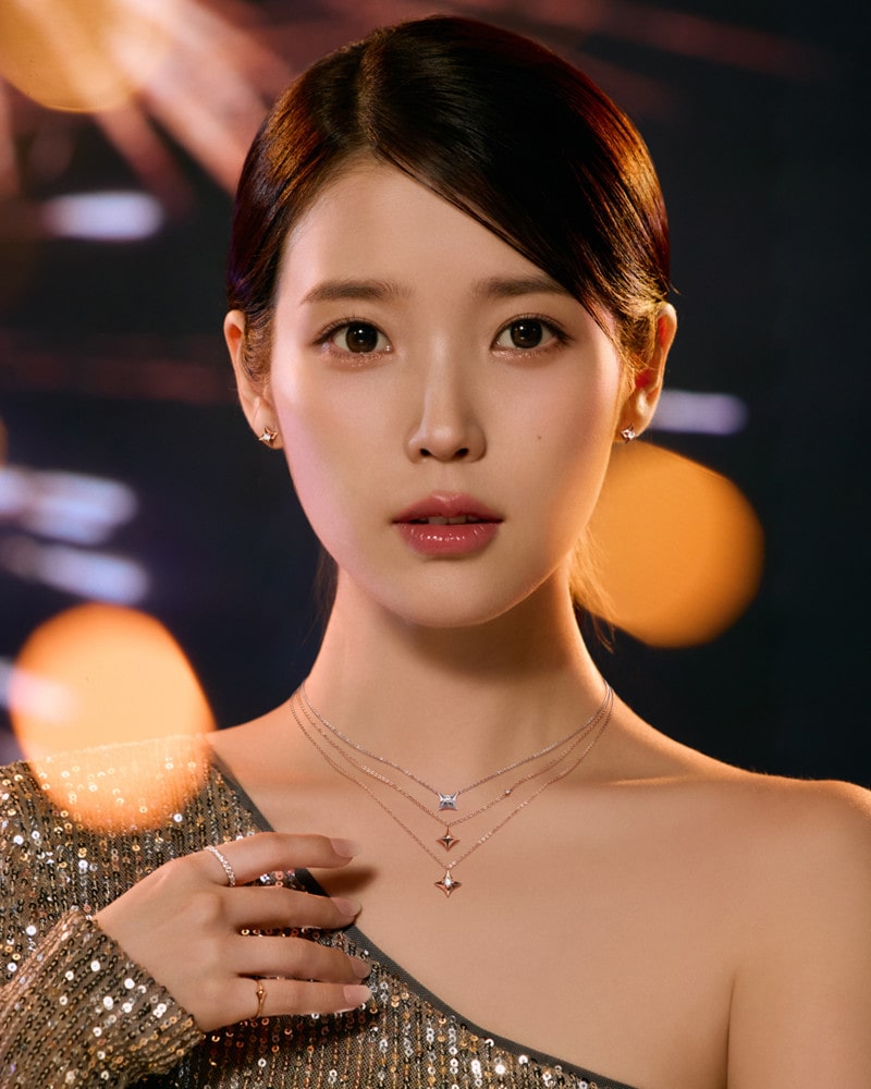 아이유, 홀리데이 주얼리 스타일링 3 20251111 jestina 5 3