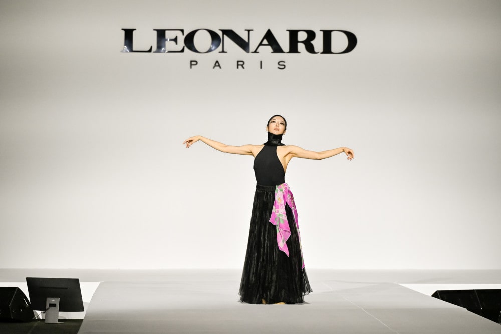 레오나드, 2026 S/S 쇼… ‘영 럭셔리’ 비전 선보여 8 20251124 loonard 2 8