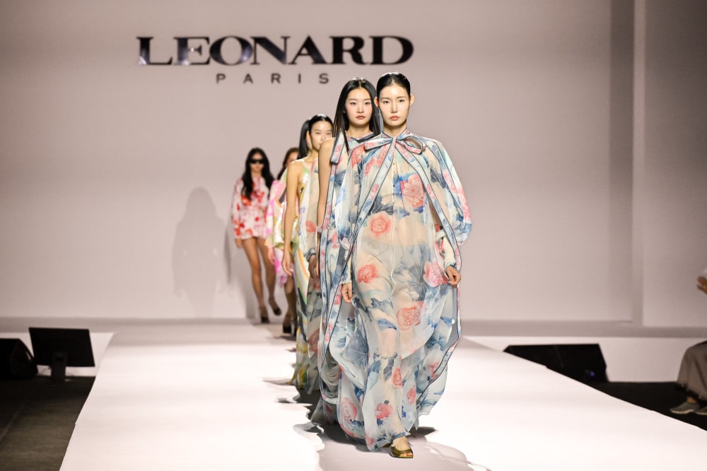 레오나드, 2026 S/S 쇼… ‘영 럭셔리’ 비전 선보여 5 20251124 loonard 7 5