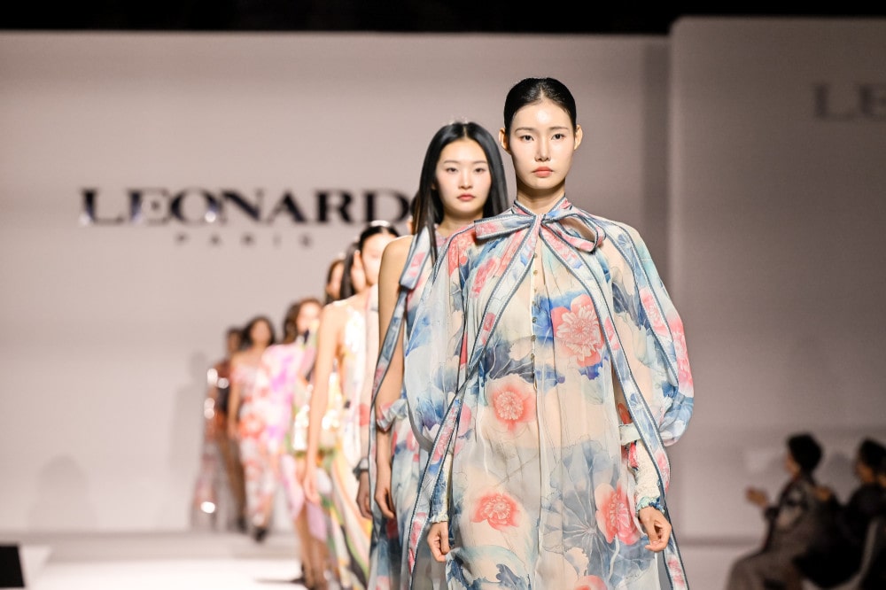 레오나드, 2026 S/S 쇼… ‘영 럭셔리’ 비전 선보여 6 20251124 loonard 8 6