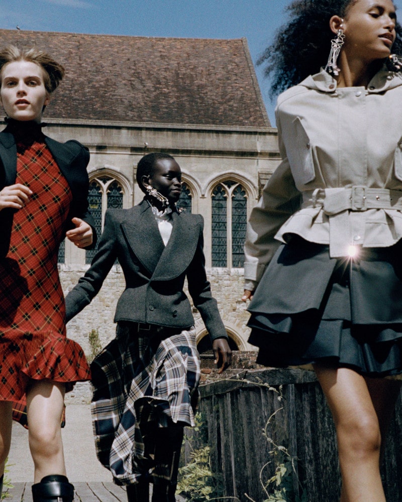 도시를 벗어난 은밀한 파티, 맥퀸 2026 SS 프리 컬렉션 공개 3 20251208 McQUEEN 6 3