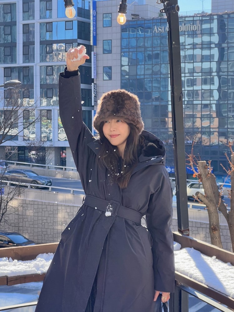 채정안, 우아한 패딩으로 완성한 올블랙 시크 룩 2 20251209 nobis 1 2