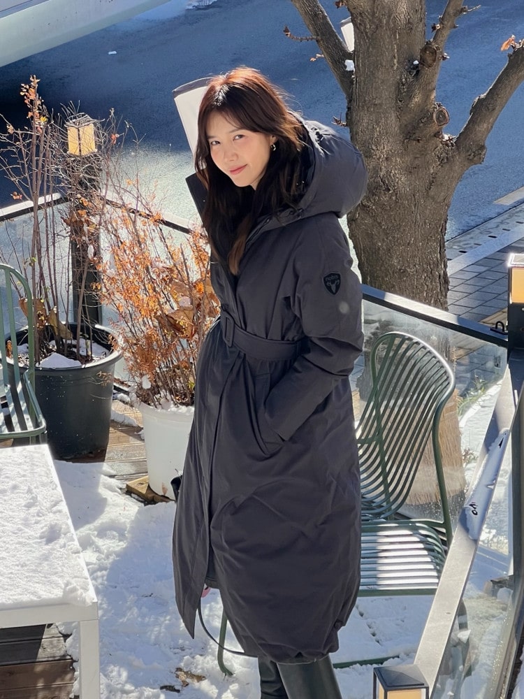 채정안, 우아한 패딩으로 완성한 올블랙 시크 룩 1 20251209 nobis 2 1
