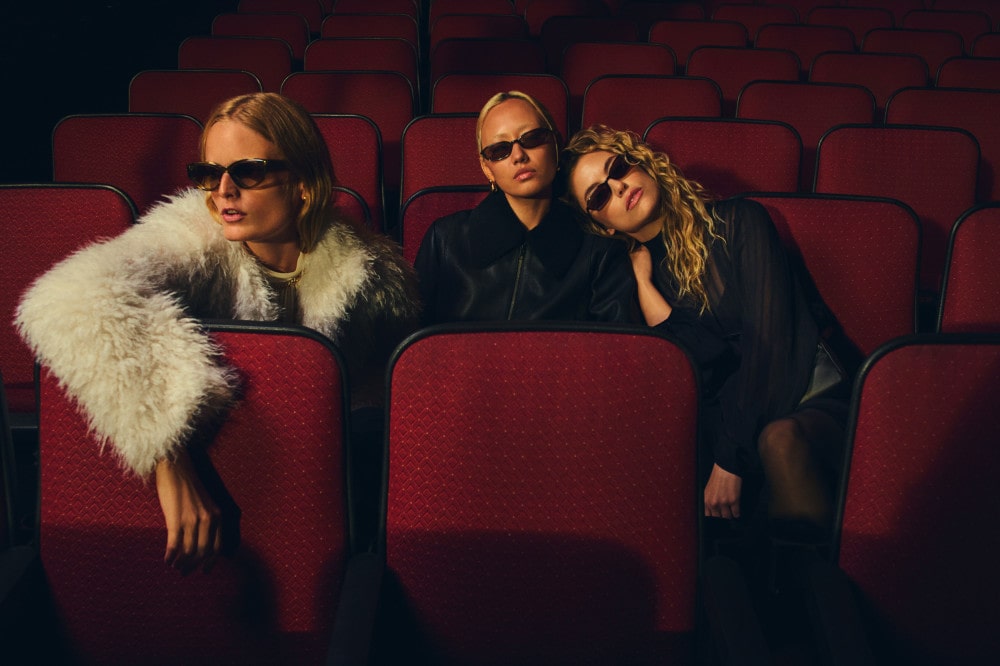 스팽글과 퍼, 연말 스타일을 지배하는 장식 트렌드 9 20251211 beans 8 9