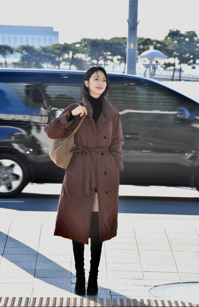 표예진, 출국길부터 SNS까지 시선 사로잡는 미모 1 20251212 athe 14 1