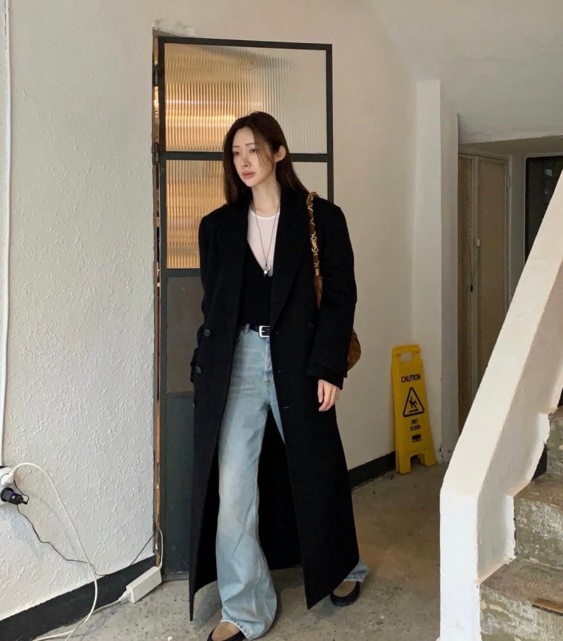 ‘시크 블랙’ 차정원 vs ‘우아 화이트’ 한지혜, 극과 극 코트 스타일링 1 20251219 jungwon 4 1