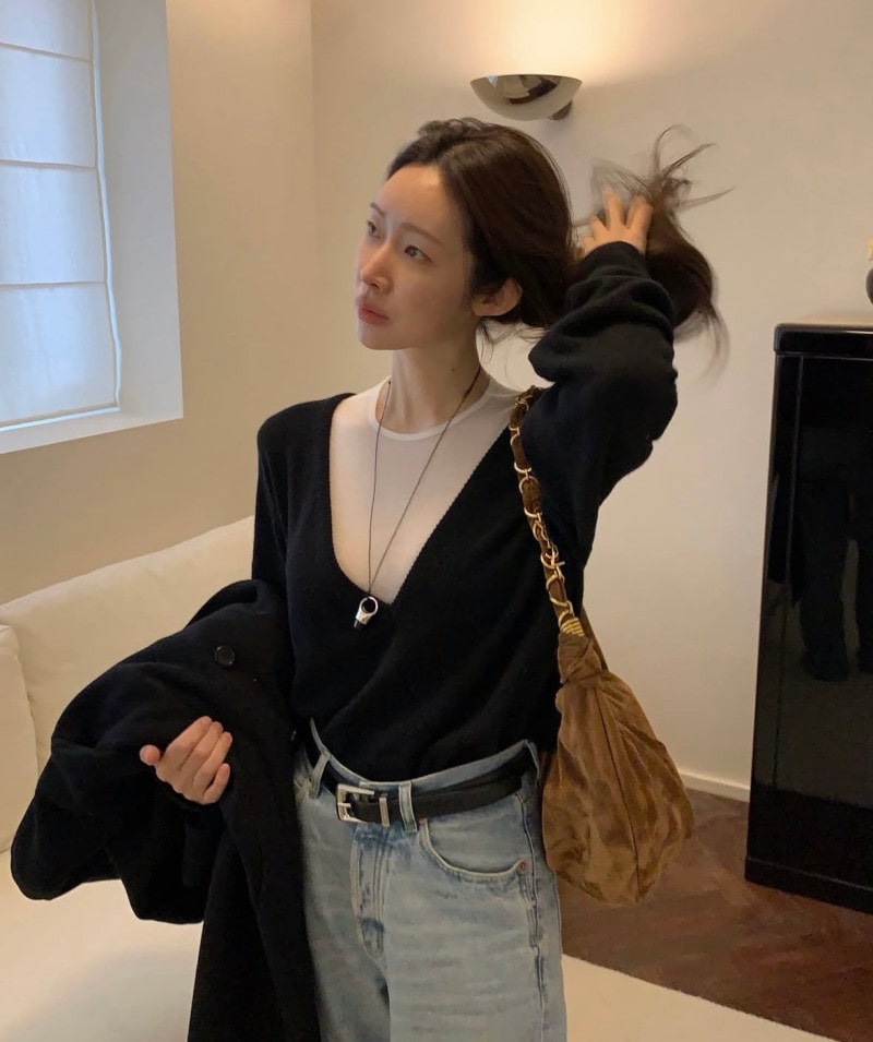 ‘시크 블랙’ 차정원 vs ‘우아 화이트’ 한지혜, 극과 극 코트 스타일링 4 20251219 jungwon 6 4