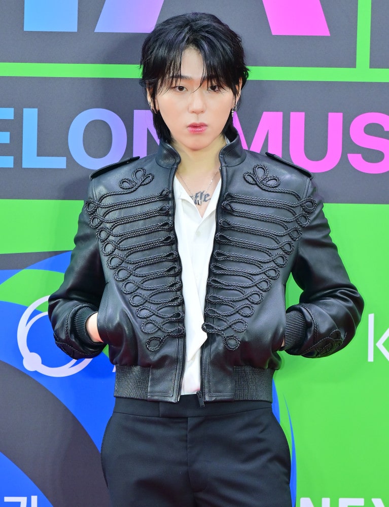 "역시 트렌드세터" 지코, MMA2025 달군 강렬한 레더 룩 1 20251224 McQueen 1 1