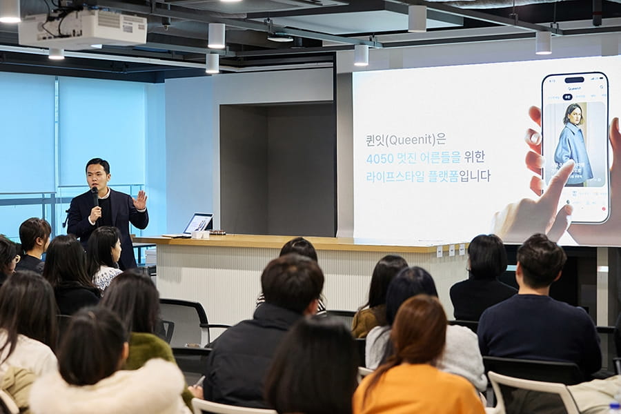 CEO Choi Hee-min of LaFollabs presenting the 2026 growth strategy at the Queenit 2026 Seller Meeting