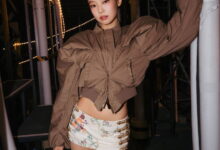 제니무대의상블랙핑크제니McQueen @AlexanderMcQueen @sean.mcgirr