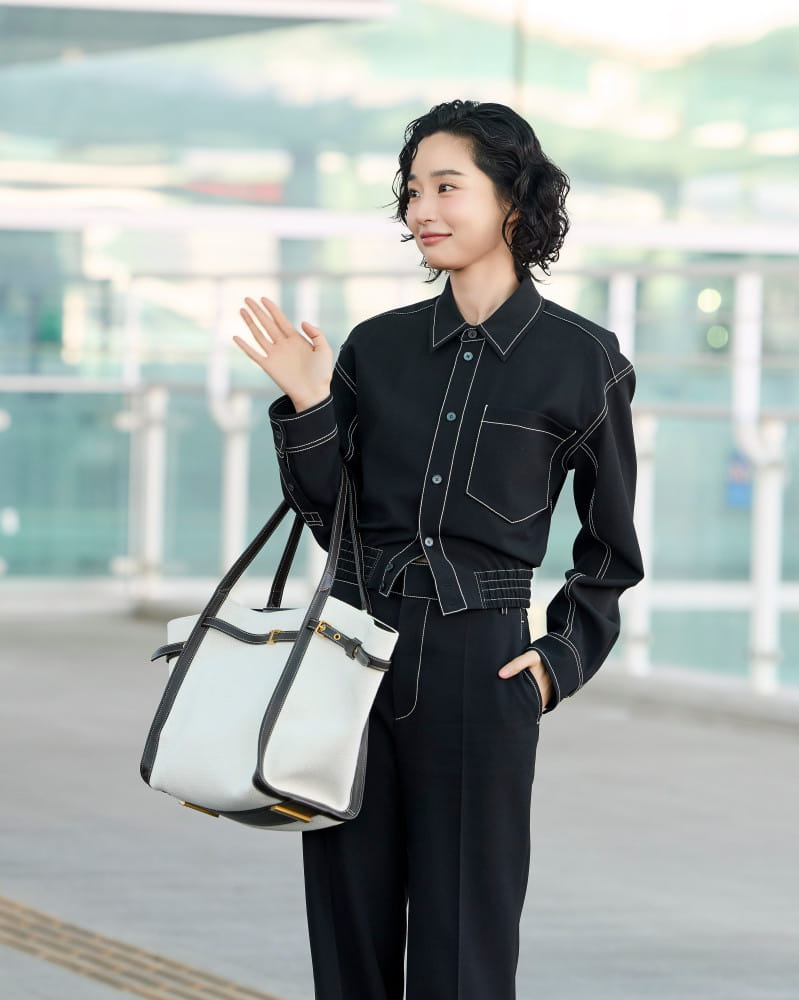 방효린, 밀라노 패션위크 출국… ‘타임리스한 우아함의 정석’ 5 20260225 tods 4 3